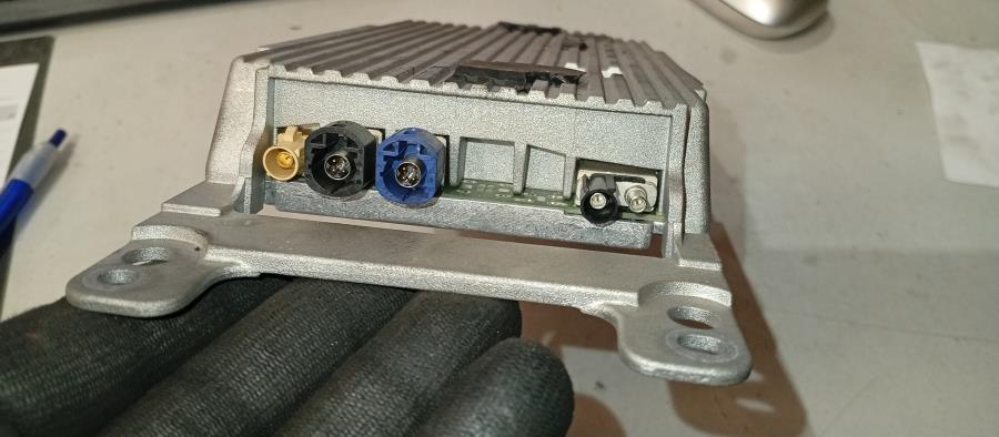 CENTRALITA-DE-BLUETOOTH-BMW-SERIE-5-G30-535D-Ano-2018-Auto-Desguace-Luque