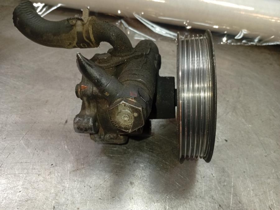 BOMBA-DE-DIRECCION-HIDRAULICA-VOLKSWAGEN-GOLF-IV-BERLINA-1J1-1-9-TDI-110cv-Ano-2001-Auto-Desguace-Luque