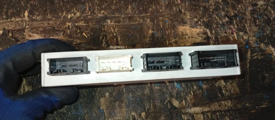 MODULO-DE-APERTURA-MALETERO-BMW-SERIE-5-TOURING-F11-520D-2-0-TURBODIESEL-Ano-2011-Auto-Desguace-Luque