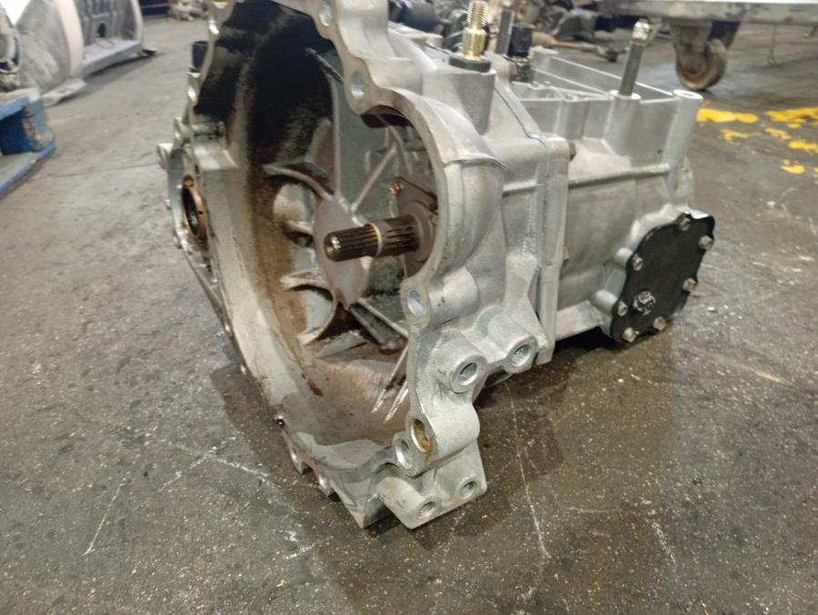 CAJA-DE-CAMBIOS-MANUAL-KIA-CARENS-2-0-TURBODIESEL-CAT-113-CV-Ano-2003-Auto-Desguace-Luque