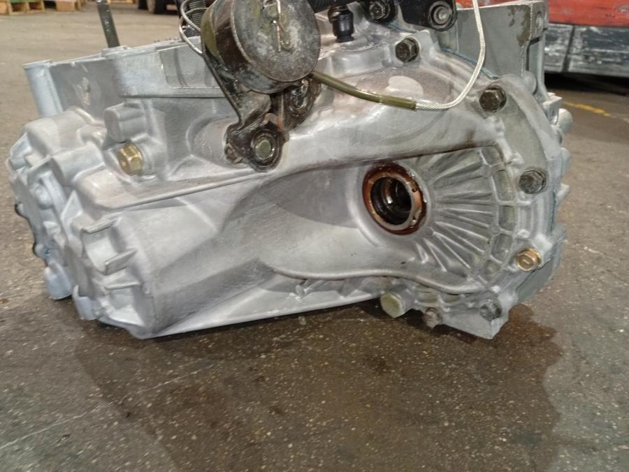 CAJA-DE-CAMBIOS-MANUAL-KIA-CARENS-2-0-TURBODIESEL-CAT-113-CV-Ano-2003-Auto-Desguace-Luque