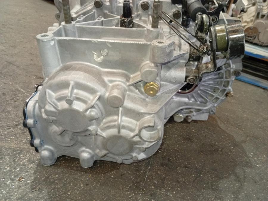 CAJA-DE-CAMBIOS-MANUAL-KIA-CARENS-2-0-TURBODIESEL-CAT-113-CV-Ano-2003-Auto-Desguace-Luque