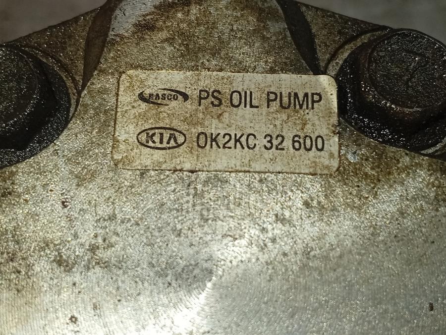 BOMBA-DE-DIRECCION-HIDRAULICA-KIA-CARENS-2-0-TURBODIESEL-CAT-113-CV-Ano-2003-Auto-Desguace-Luque