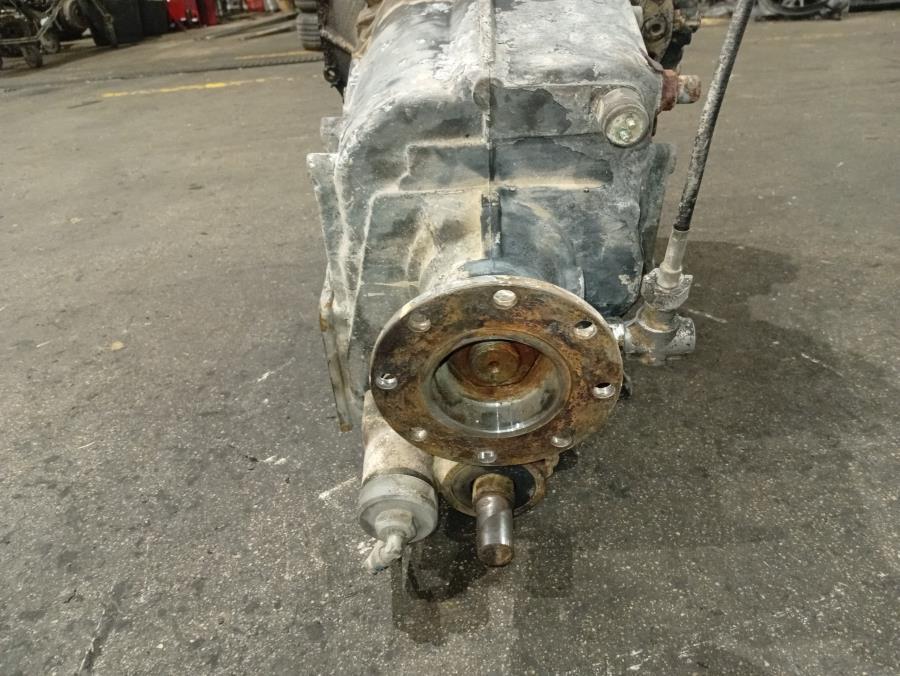 CAJA-DE-CAMBIOS-MANUAL-NISSAN-M13017-Ano-1990-Auto-Desguace-Luque