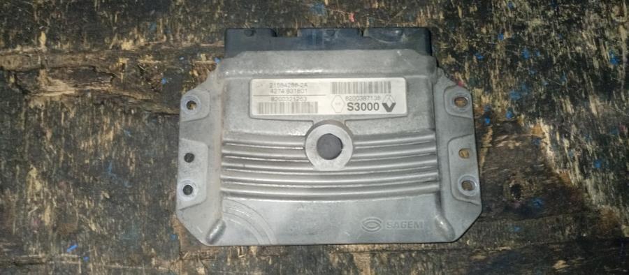 CENTRALITA-DE-MOTOR-RENAULT-MEGANE-II-CABRIO-1-6-16V-Ano-2004-Auto-Desguace-Luque