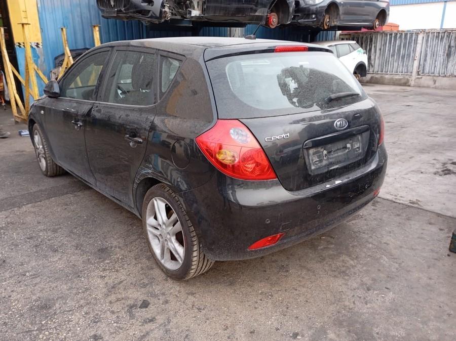 PALANCA-DE-CAMBIOS-KIA-CEED-1-6-CRDI--116CV-Ano-2007-Auto-Desguace-Luque