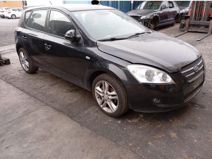 ANTINIEBLA-TRASERO-DERECHO-KIA-CEED-1-6-CRDI--116CV-Ano-2007-Auto-Desguace-Luque