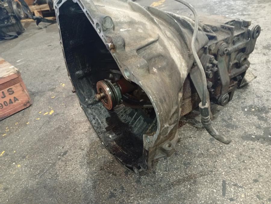 CAJA-DE-CAMBIOS-MANUAL-MERCEDES-CLASE-E-W124-2-5D-90CV-Ano-1991-Auto-Desguace-Luque