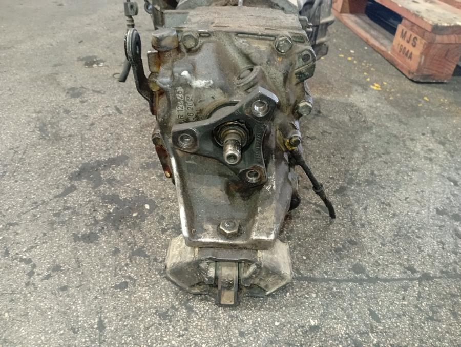 CAJA-DE-CAMBIOS-MANUAL-MERCEDES-CLASE-E-W124-2-5D-90CV-Ano-1991-Auto-Desguace-Luque