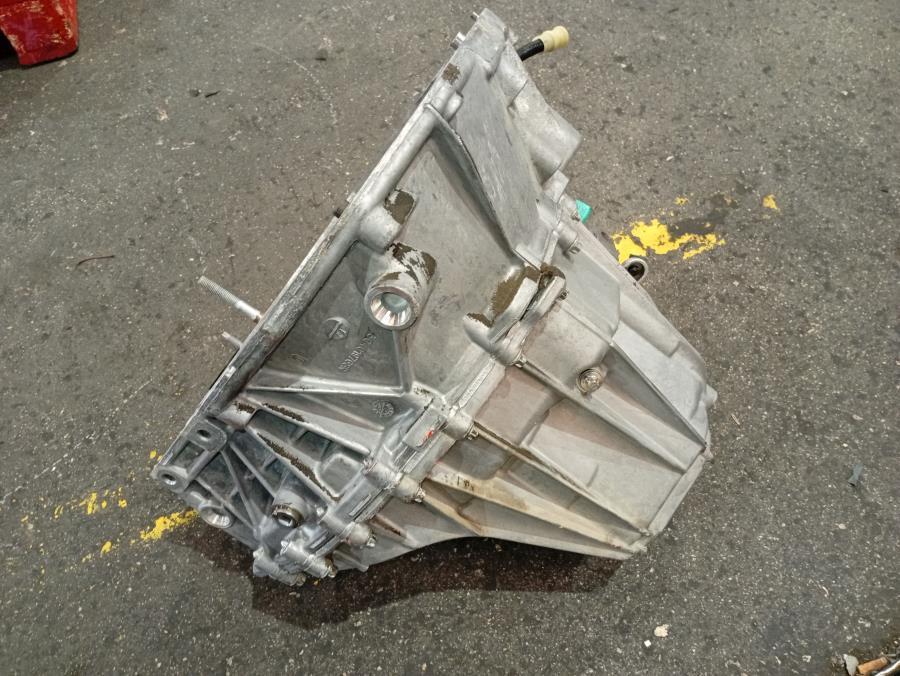 CAJA-DE-CAMBIOS-MANUAL-DACIA-DOKKER-1-5-DCI-Ano-2019-Auto-Desguace-Luque