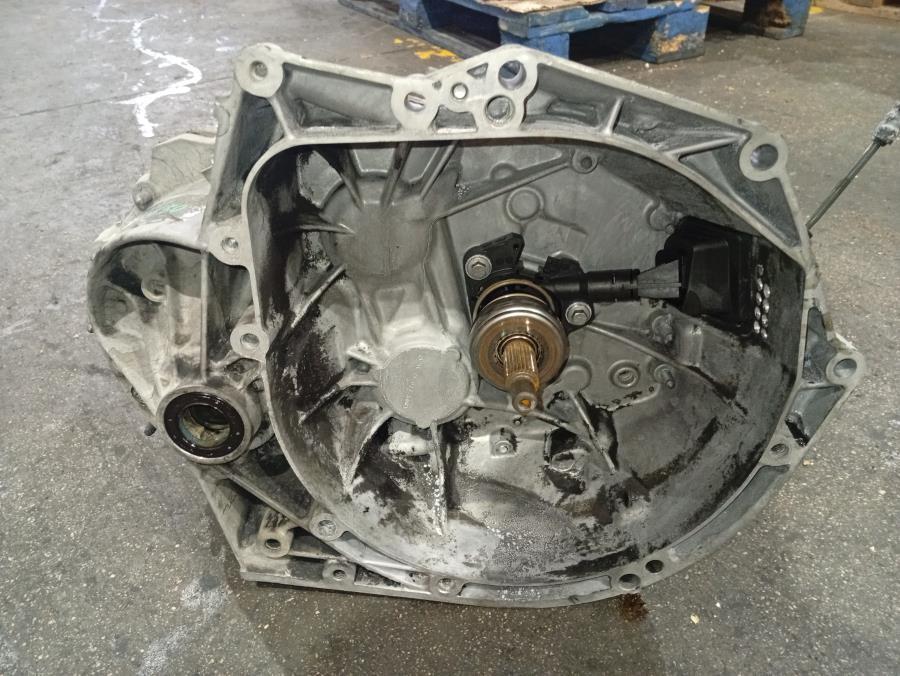 CAJA-DE-CAMBIOS-MANUAL-CITROEN-C-4-PICASSO-1-6-HDI-Ano-2013-Auto-Desguace-Luque