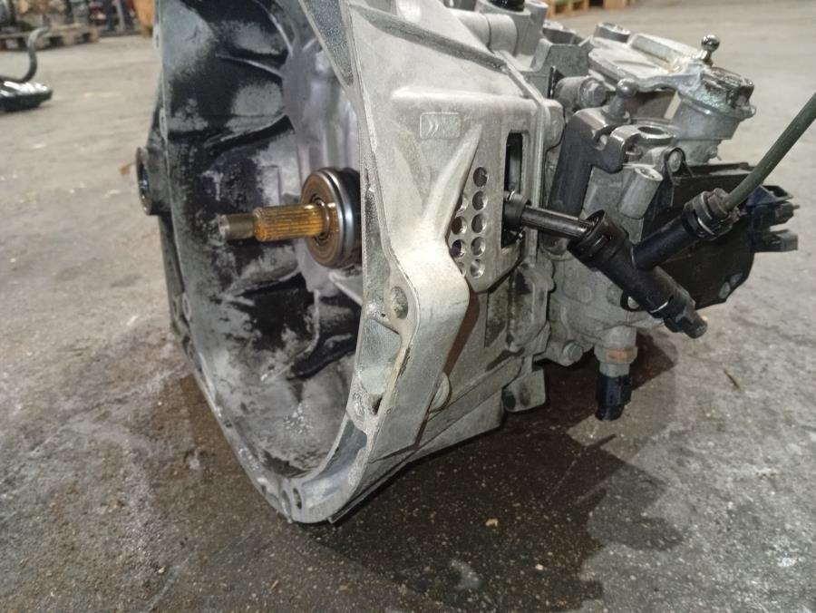 CAJA-DE-CAMBIOS-MANUAL-CITROEN-C-4-PICASSO-1-6-HDI-Ano-2013-Auto-Desguace-Luque