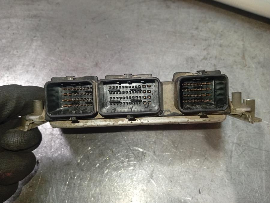 CENTRALITA-DE-MOTOR-CITROEN-XSARA-BERLINA-1-6-16V-109CV-Ano-2002-Auto-Desguace-Luque