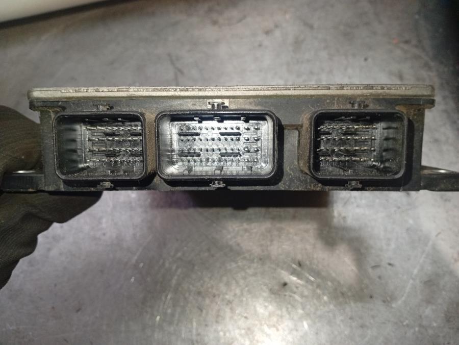 CENTRALITA-DE-MOTOR-RENAULT-SCENIC-II-1-5-DCI-DIESEL-101-CV-Ano-2005-Auto-Desguace-Luque