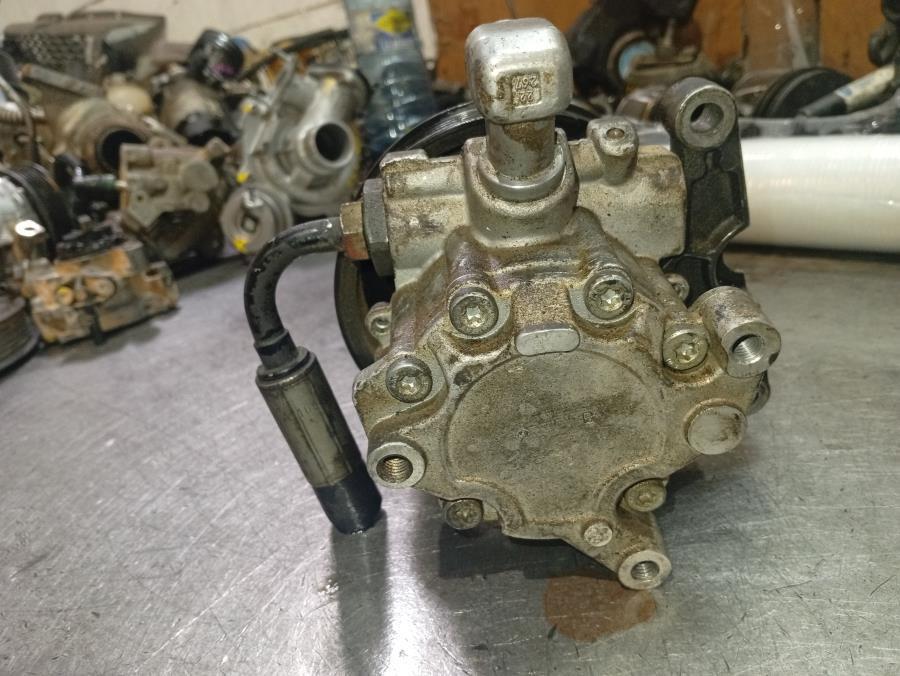 BOMBA-DE-DIRECCION-HIDRAULICA-MERCEDES-ML-W-163-3-2-V6-18V-CAT-218-CV-Ano-1998-Auto-Desguace-Luque