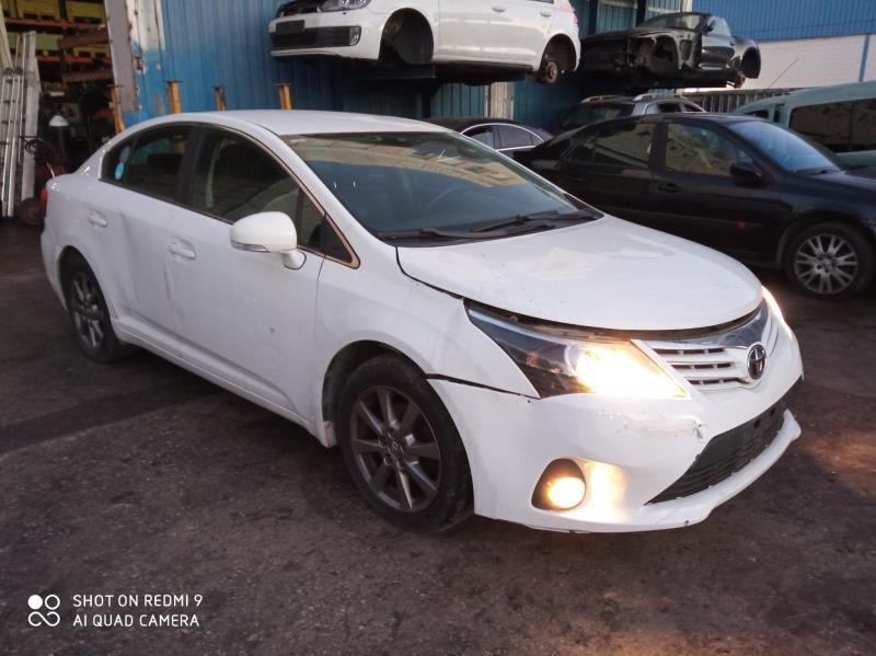 PILOTO-TRASERO-DERECHO-TOYOTA-AVENSIS-2-0-D-4D-Ano-2013-Auto-Desguace-Luque