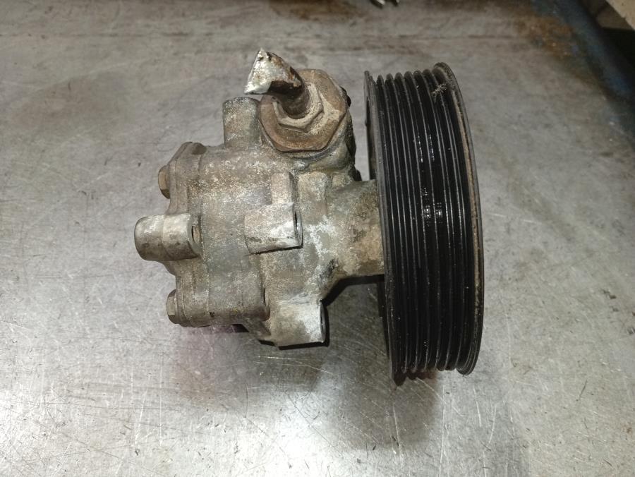 BOMBA-DE-DIRECCION-HIDRAULICA-PORSCHE-CAYENNE-4-5-V8-CAT-Ano-2005-Auto-Desguace-Luque