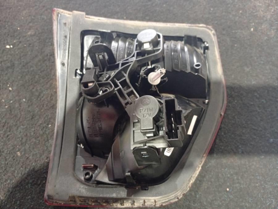 PILOTO-TRASERO-DERECHO-PORTON-CITROEN-C-5-1-6-HDI-Ano-2013-Auto-Desguace-Luque