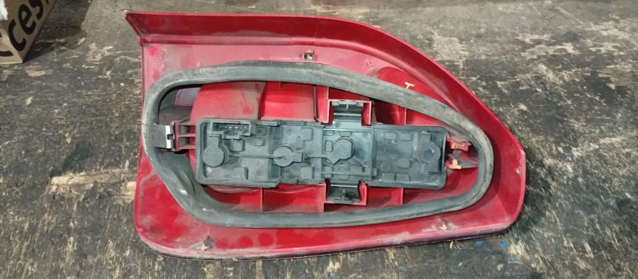 PILOTO-TRASERO-IZQUIERDO-CITROEN-XSARA-PICASSO-2-0-HDI-90CV-Ano-2001-Auto-Desguace-Luque