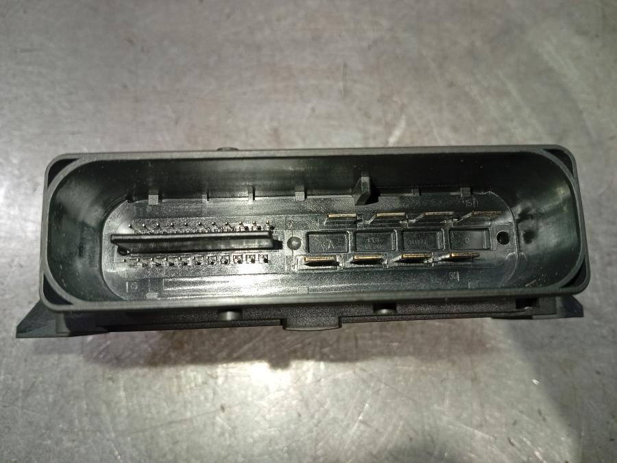 CENTRALITA-DE-FRENO-RENAULT-CLIO-V-1-6-HIBRIDO-103-KW-E-TECH-140-CV-Ano-2021-Auto-Desguace-Luque