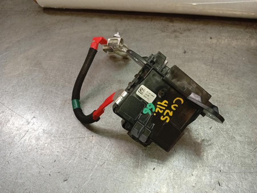 FUSIBLE-RELE-BATERIA-RENAULT-CLIO-V-1-6-HIBRIDO-103-KW-E-TECH-140-CV-Ano-2021-Auto-Desguace-Luque