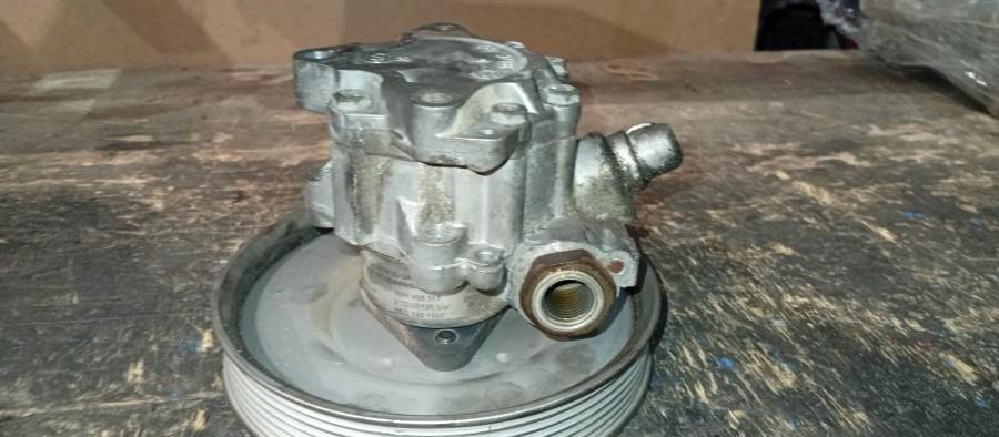 BOMBA-DE-DIRECCION-HIDRAULICA-AUDI-A4-CABRIO-8H-3-0-V6-30V-CAT-220CV-Ano-2005-Auto-Desguace-Luque