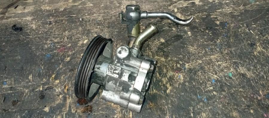 BOMBA-DE-DIRECCION-HIDRAULICA-NISSAN-CABSTAR-2-5-DISEL-131-CV-Ano-2008-Auto-Desguace-Luque