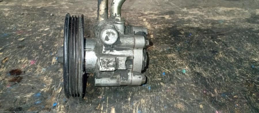 BOMBA-DE-DIRECCION-HIDRAULICA-NISSAN-CABSTAR-2-5-DISEL-131-CV-Ano-2008-Auto-Desguace-Luque