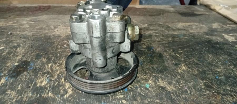 BOMBA-DE-DIRECCION-HIDRAULICA-NISSAN-CABSTAR-2-5-DISEL-131-CV-Ano-2008-Auto-Desguace-Luque