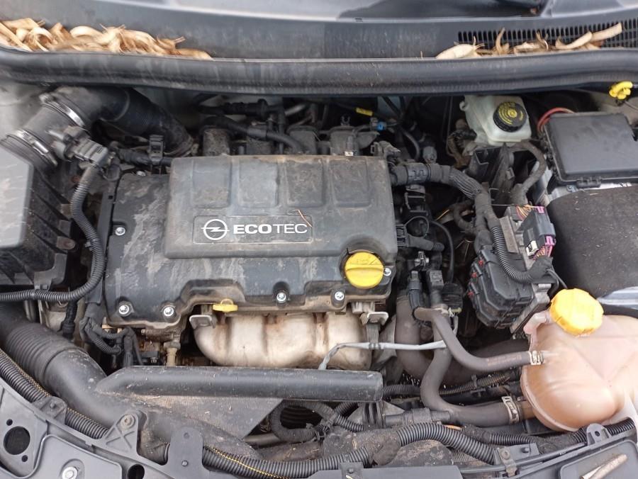 FARO-DELANTERO-DERECHO-OPEL-CORSA-1-2-16V-Ano-2012-Auto-Desguace-Luque