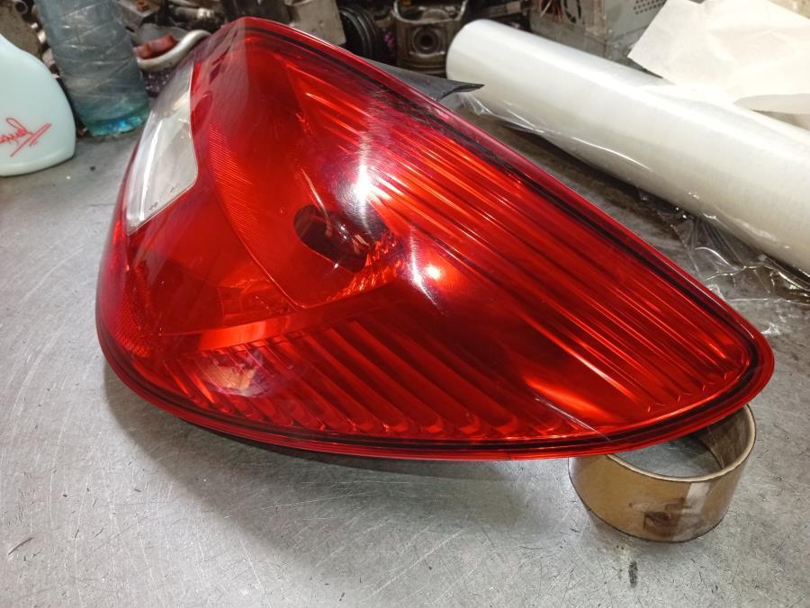 PILOTO-TRASERO-DERECHO-OPEL-CORSA-1-2-16V-Ano-2012-Auto-Desguace-Luque