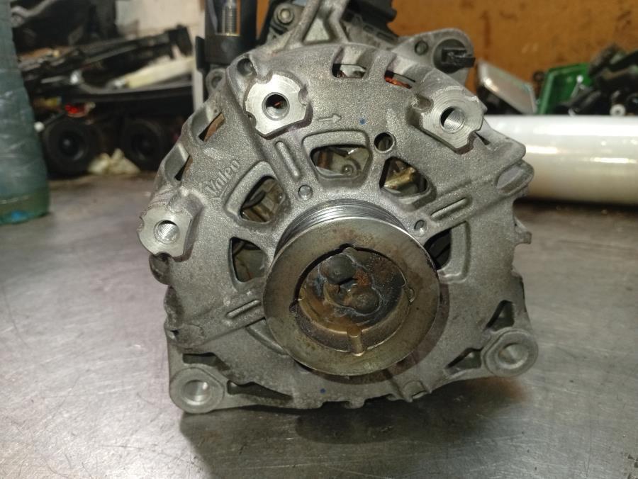 ALTERNADOR-PEUGEOT-308-1-6-HYBRID-Ano-2022-Auto-Desguace-Luque