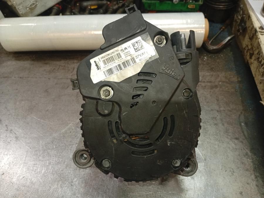 ALTERNADOR-PEUGEOT-308-1-6-HYBRID-Ano-2022-Auto-Desguace-Luque