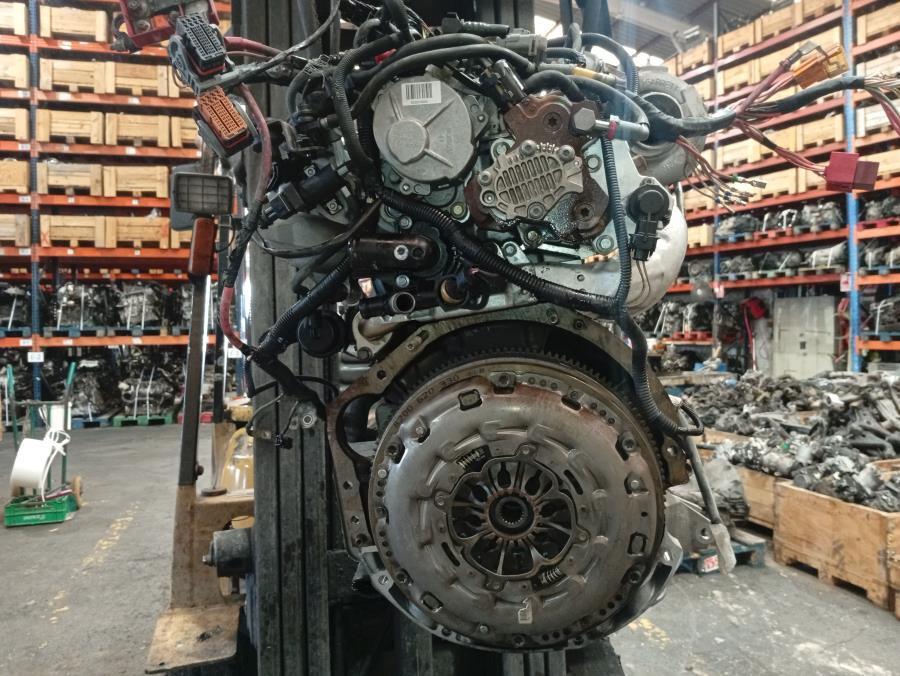MOTOR-COMPLETO-RENAULT-MEGANE-II-BERLINA-2-0-DCI-Ano-2007-Auto-Desguace-Luque
