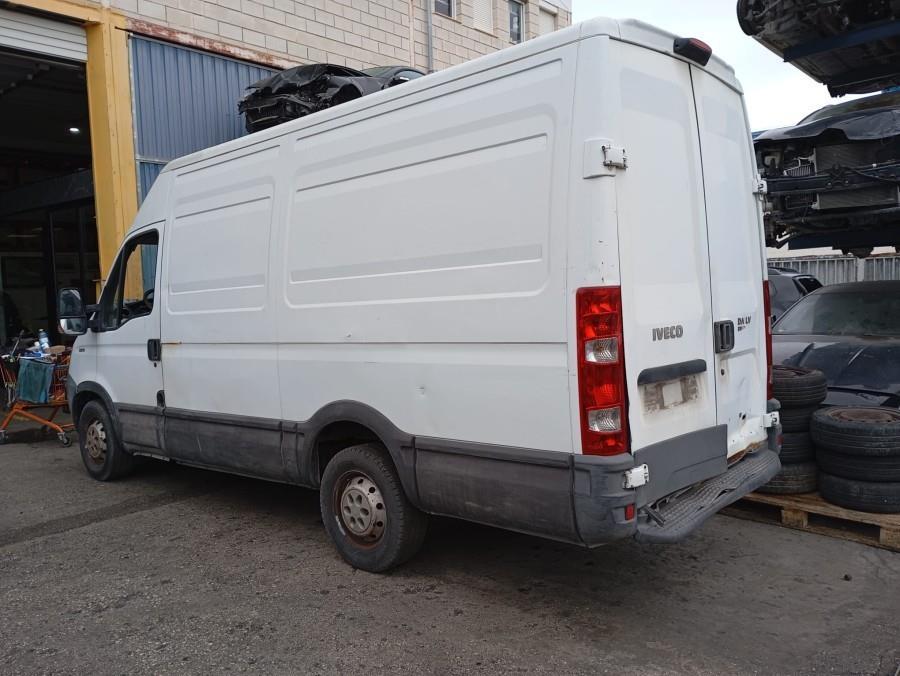 TERCERA-LUZ-DE-FRENO-IVECO-DAILY-35C13-Ano-2011-Auto-Desguace-Luque