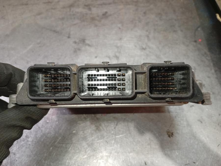 CENTRALITA-DE-MOTOR-RENAULT-SCENIC-II-1-9-DCI-120CV-Ano-2003-Auto-Desguace-Luque