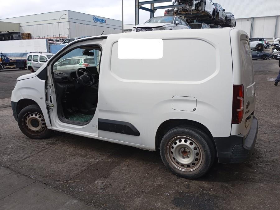 PILOTO-TRASERO-DERECHO-TOYOTA-PROACE-CITY-1-5-D4D-Ano-2020-Auto-Desguace-Luque