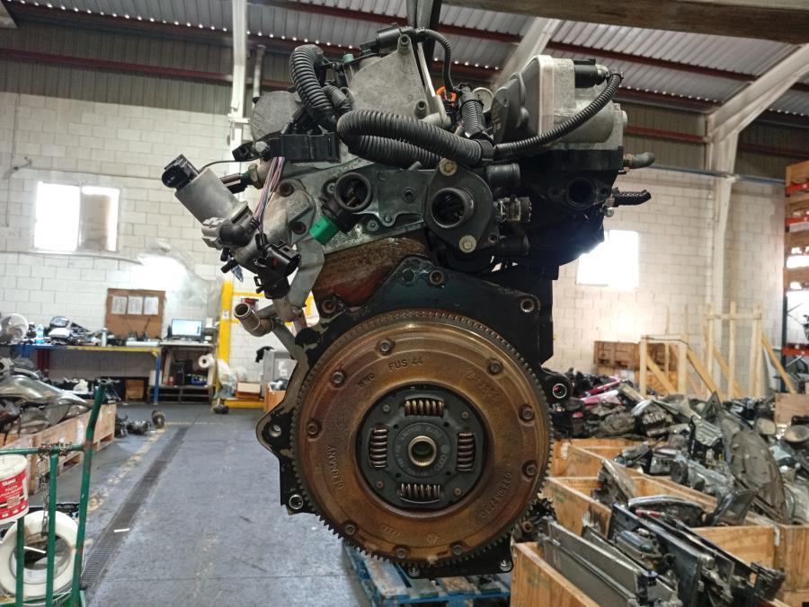 MOTOR-COMPLETO-VOLKSWAGEN-GOLF-IV-BERLINA-1J1-1-6-16V-105CV-Ano-2001-Auto-Desguace-Luque