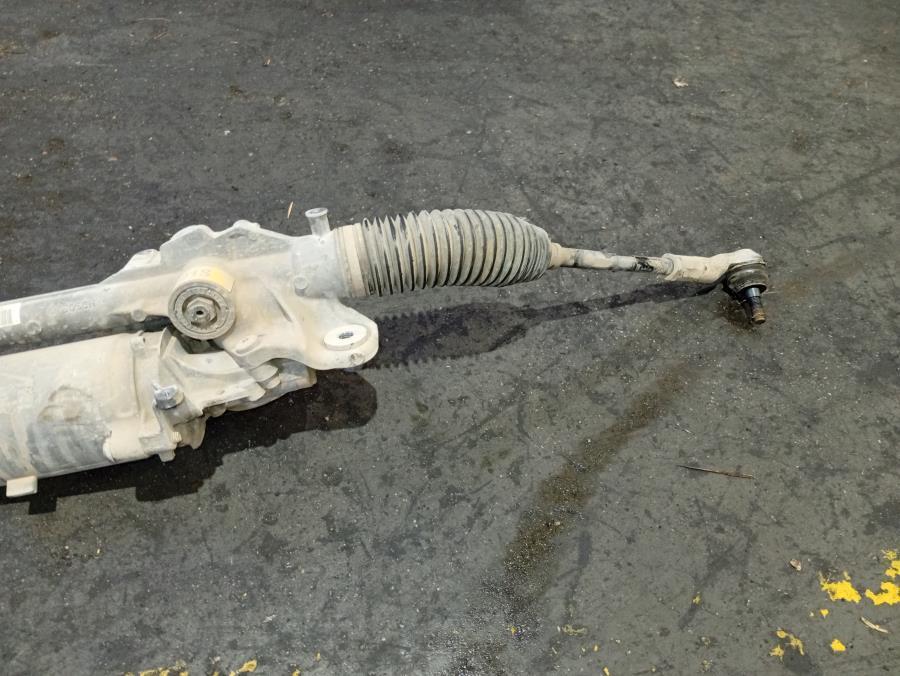 CREMALLERA-ELECTRICA-DE-DIRECCION-VOLKSWAGEN-T-ROC-2-0-TDI-115CV-Ano-2023-Auto-Desguace-Luque