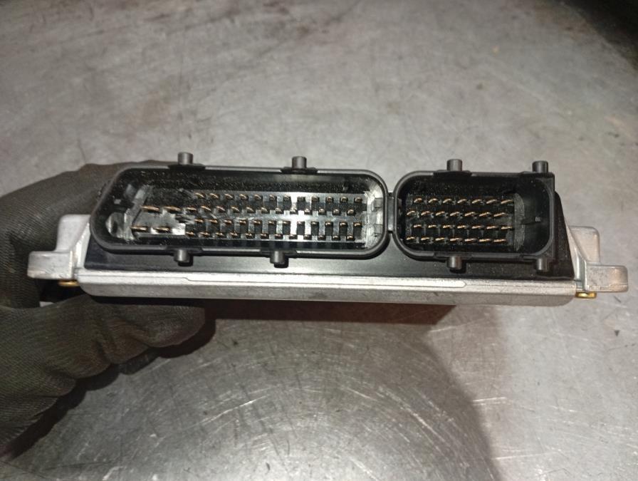 CENTRALITA-DE-MOTOR-VOLKSWAGEN-PASSAT-1-9-TDI-Ano-1998-Auto-Desguace-Luque