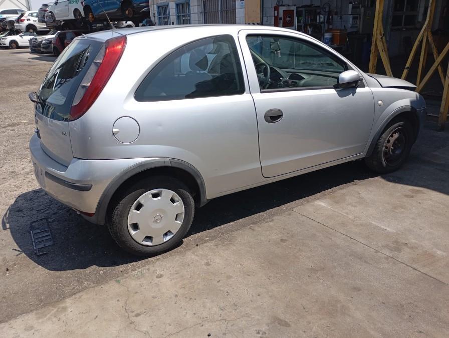 FARO-DELANTERO-DERECHO-OPEL-CORSA-C-1-2-16V-75CV-Ano-2004-Auto-Desguace-Luque