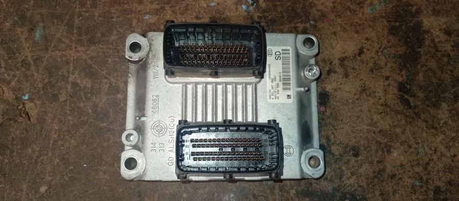 CENTRALITA-DE-MOTOR-OPEL-CORSA-C-1-2-16V-75CV-Ano-2004-Auto-Desguace-Luque
