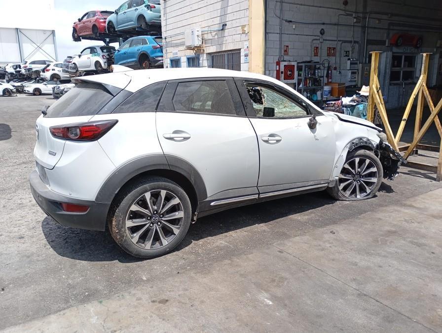 PILOTO-TRASERO-DERECHO-PORTON-MAZDA-CX-3-2-0-120-CV-Ano-2019-Auto-Desguace-Luque