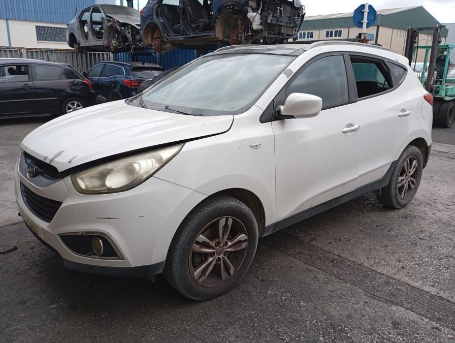 TERCERA-LUZ-DE-FRENO-HYUNDAI-IX35-1-7CRDI-Ano-2012-Auto-Desguace-Luque