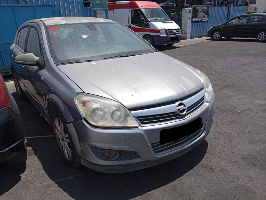 CREMALLERA-DE-DIRECCION-HIDRAULICA-OPEL-ASTRA-H-BERLINA-1-7-CDTI-110CV-Ano-2010-Auto-Desguace-Luque