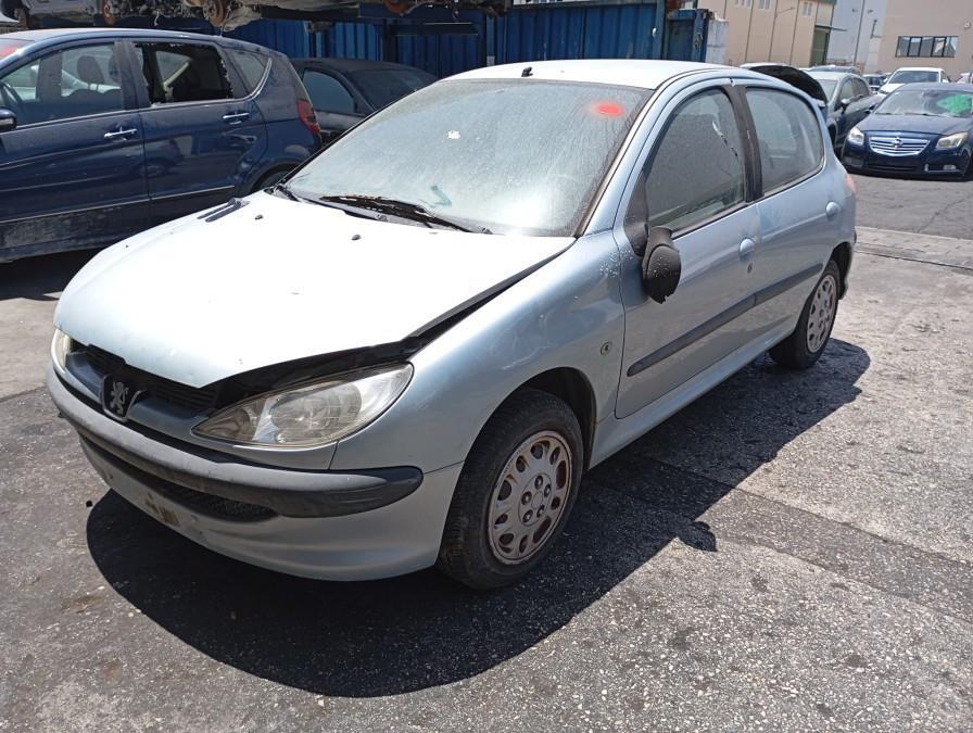 MOTOR-COMPLETO-PEUGEOT-206-1-4-8V-Ano-2004-Auto-Desguace-Luque