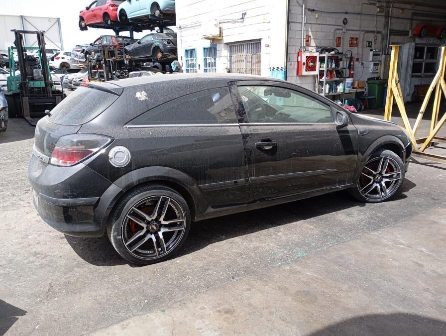 CREMALLERA-DE-DIRECCION-HIDRAULICA-OPEL-ASTRA-H-1-9-150CV-Ano-2005-Auto-Desguace-Luque
