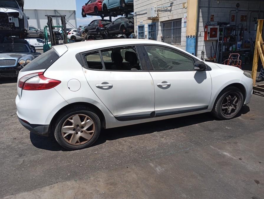 PALANCA-DE-CAMBIOS-RENAULT-MEGANE-III-BERLINA-5-P-Dynamique-1-5-DCi-Diesel-FAP-110-CV-Ano-2011-Auto-Desguace-Luque