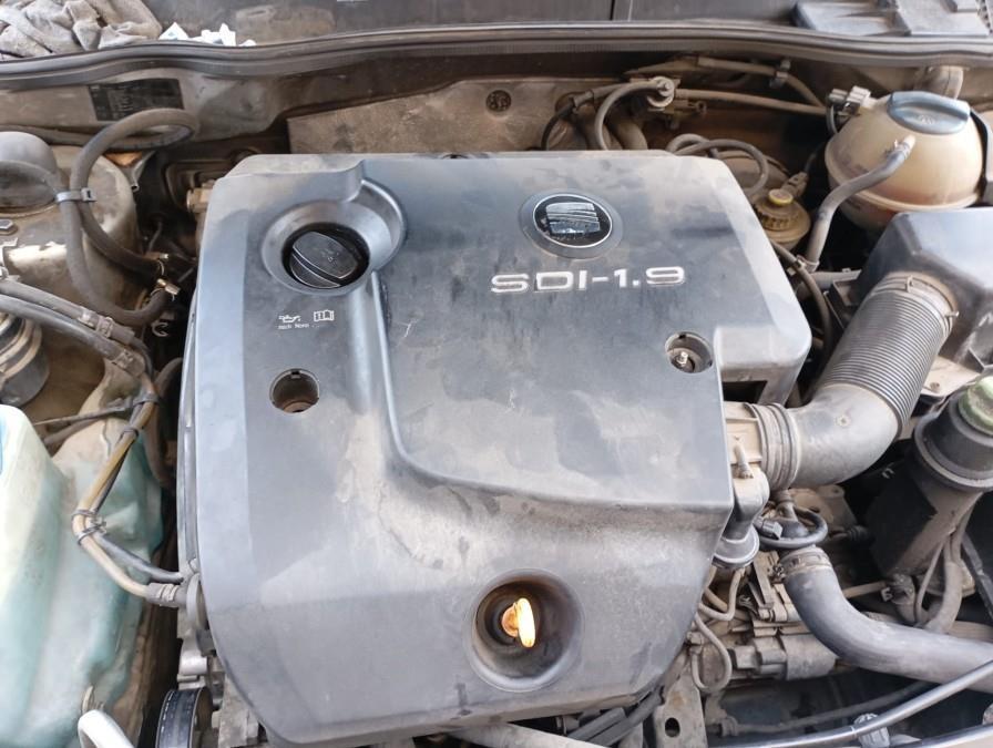 FARO-DELANTERO-DERECHO-SEAT-IBIZA-6K2-1-9-SDI-Ano-1999-Auto-Desguace-Luque