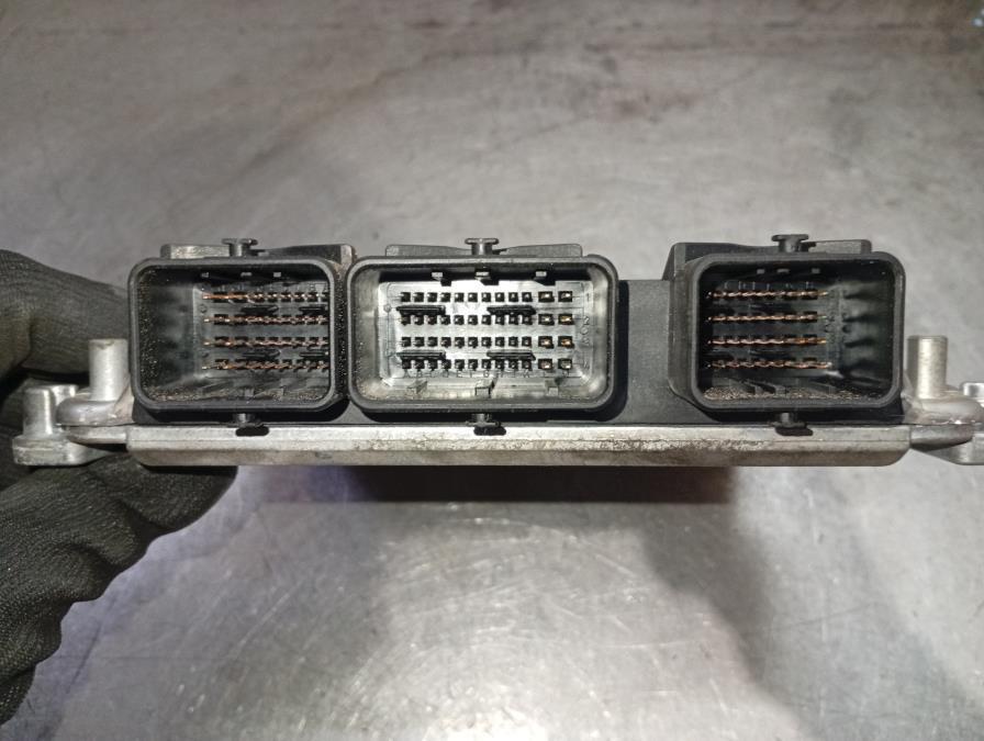 CENTRALITA-DE-MOTOR-CITROEN-C5-2-0-HDI-109CV-Ano-2004-Auto-Desguace-Luque